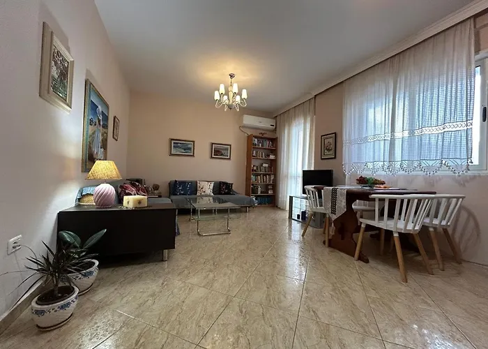 Beachfront Apartment Nita